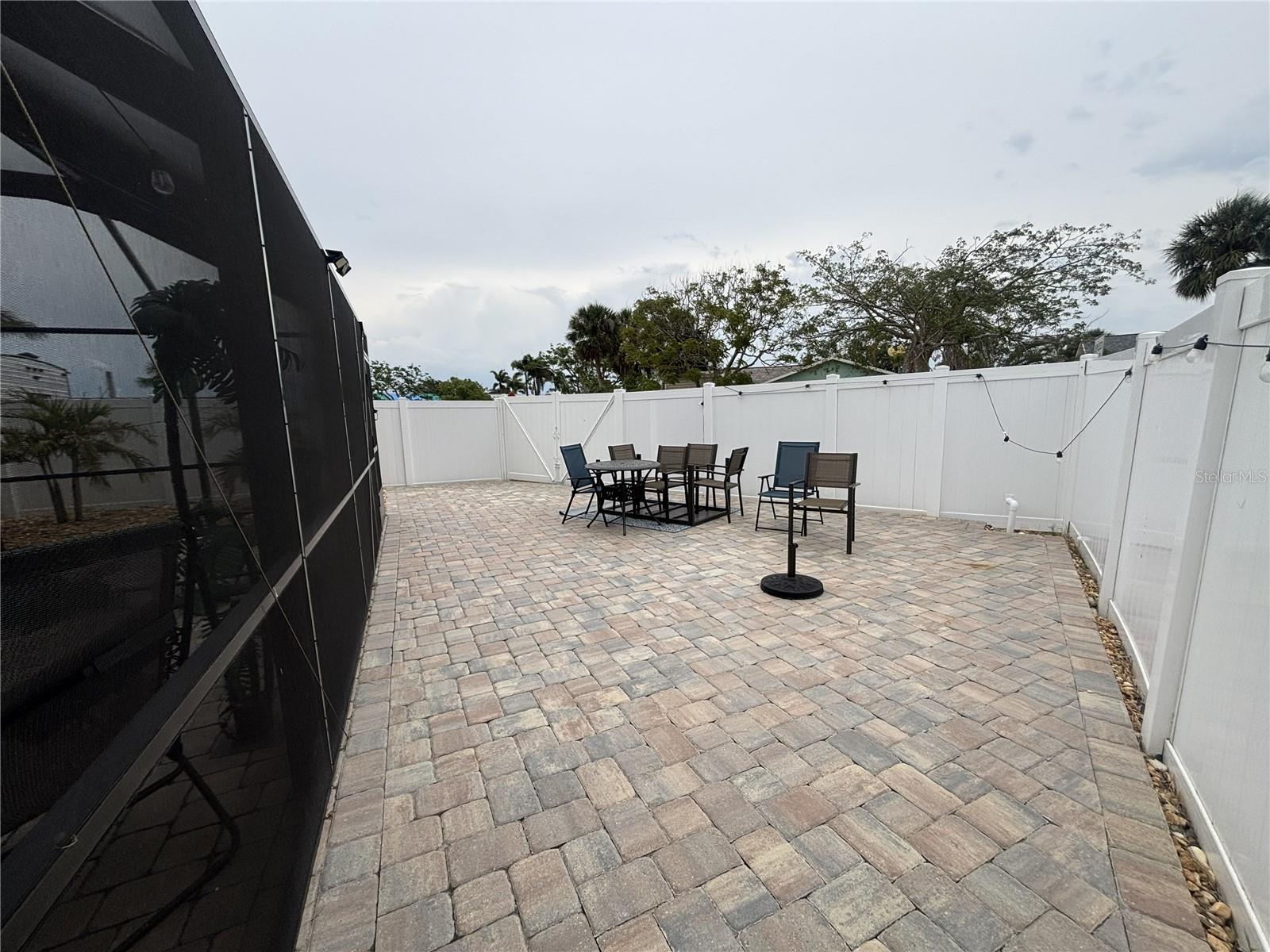 APOLLO BEACH UNIT 08 A RESUBDI - Residential