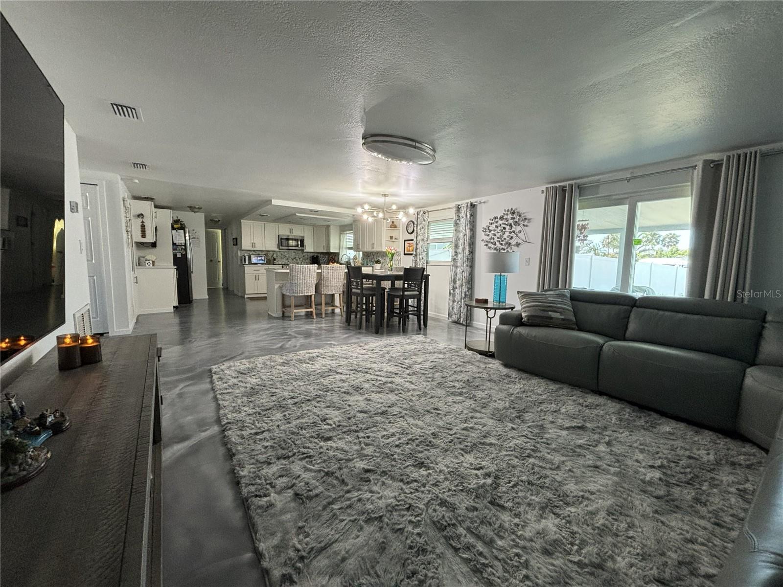 APOLLO BEACH UNIT 08 A RESUBDI - Residential