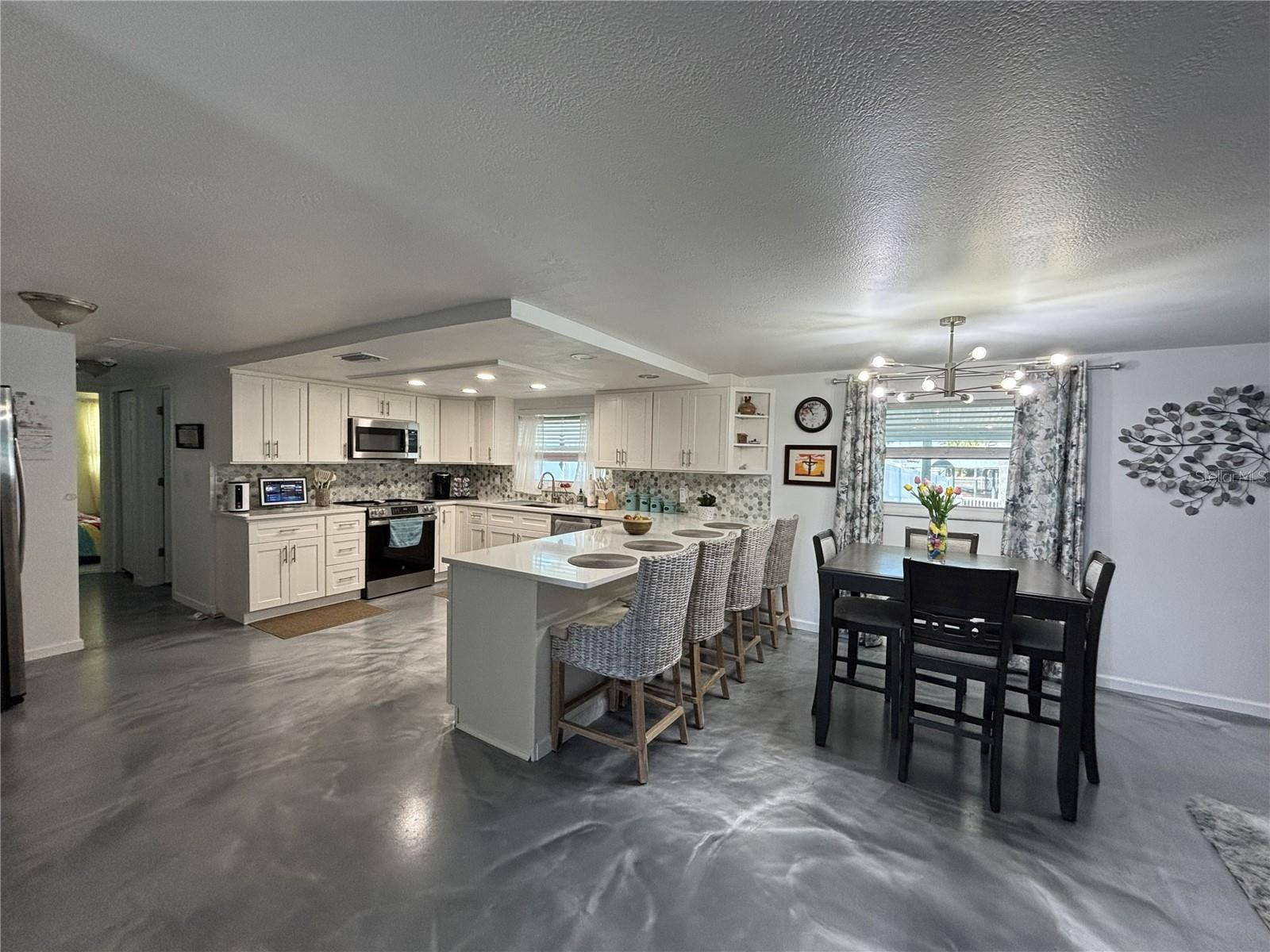 APOLLO BEACH UNIT 08 A RESUBDI - Residential