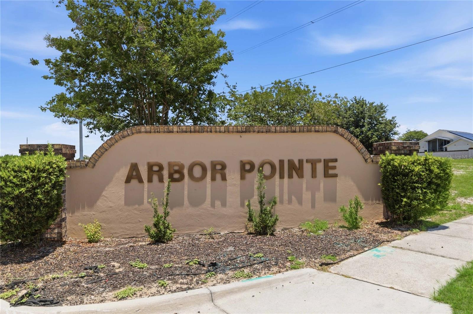 ARBOR POINTE - Residential