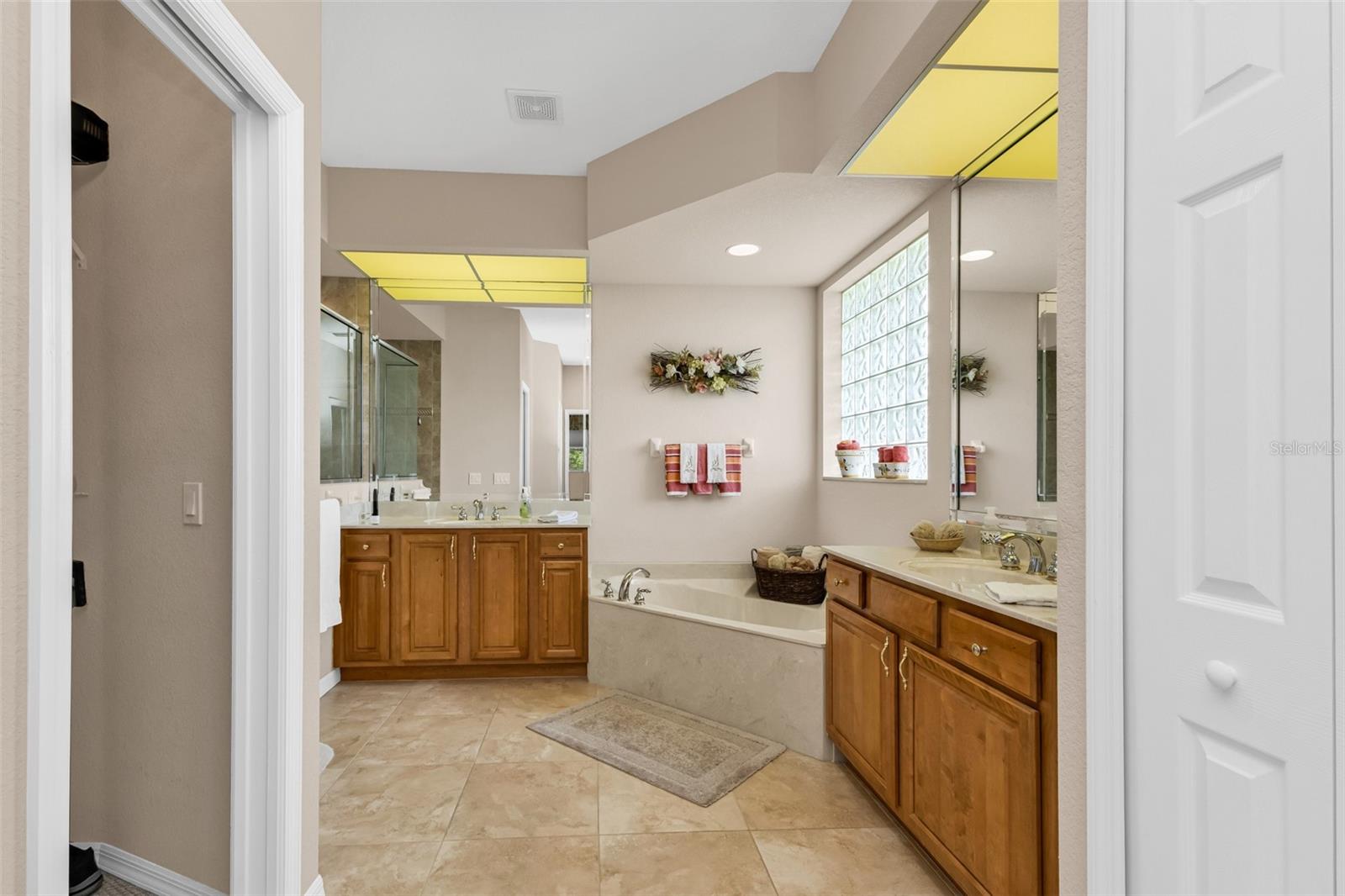 PEBBLE CREEK - Residential