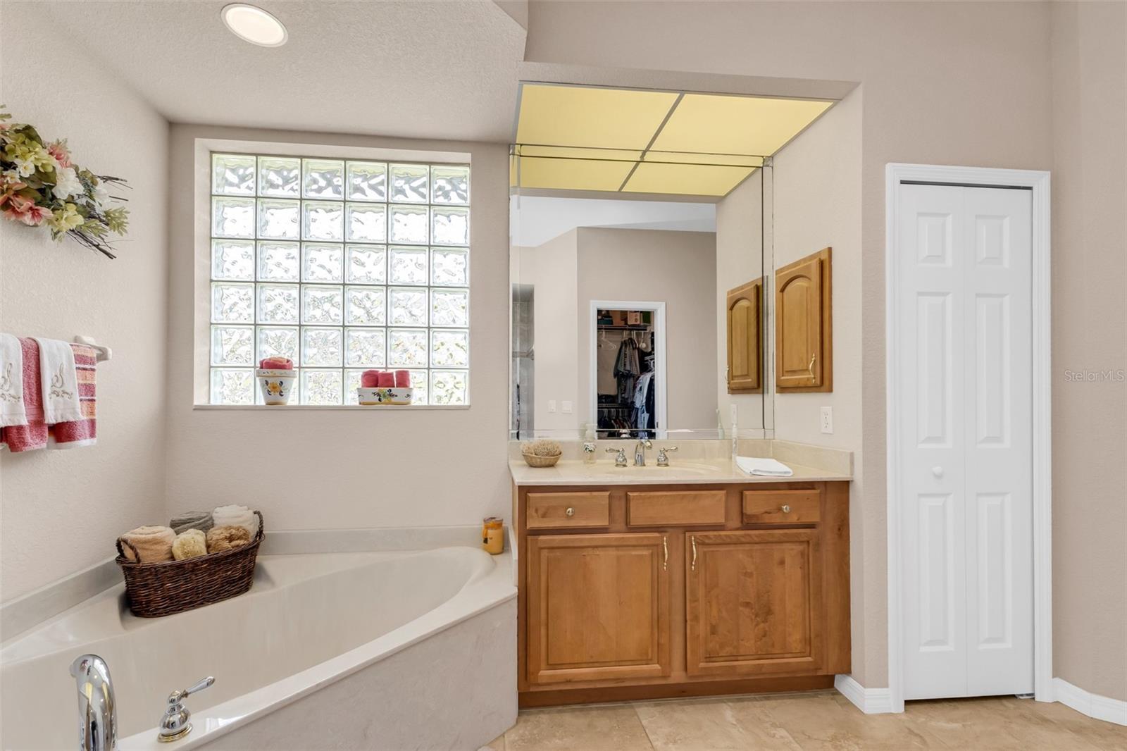 PEBBLE CREEK - Residential