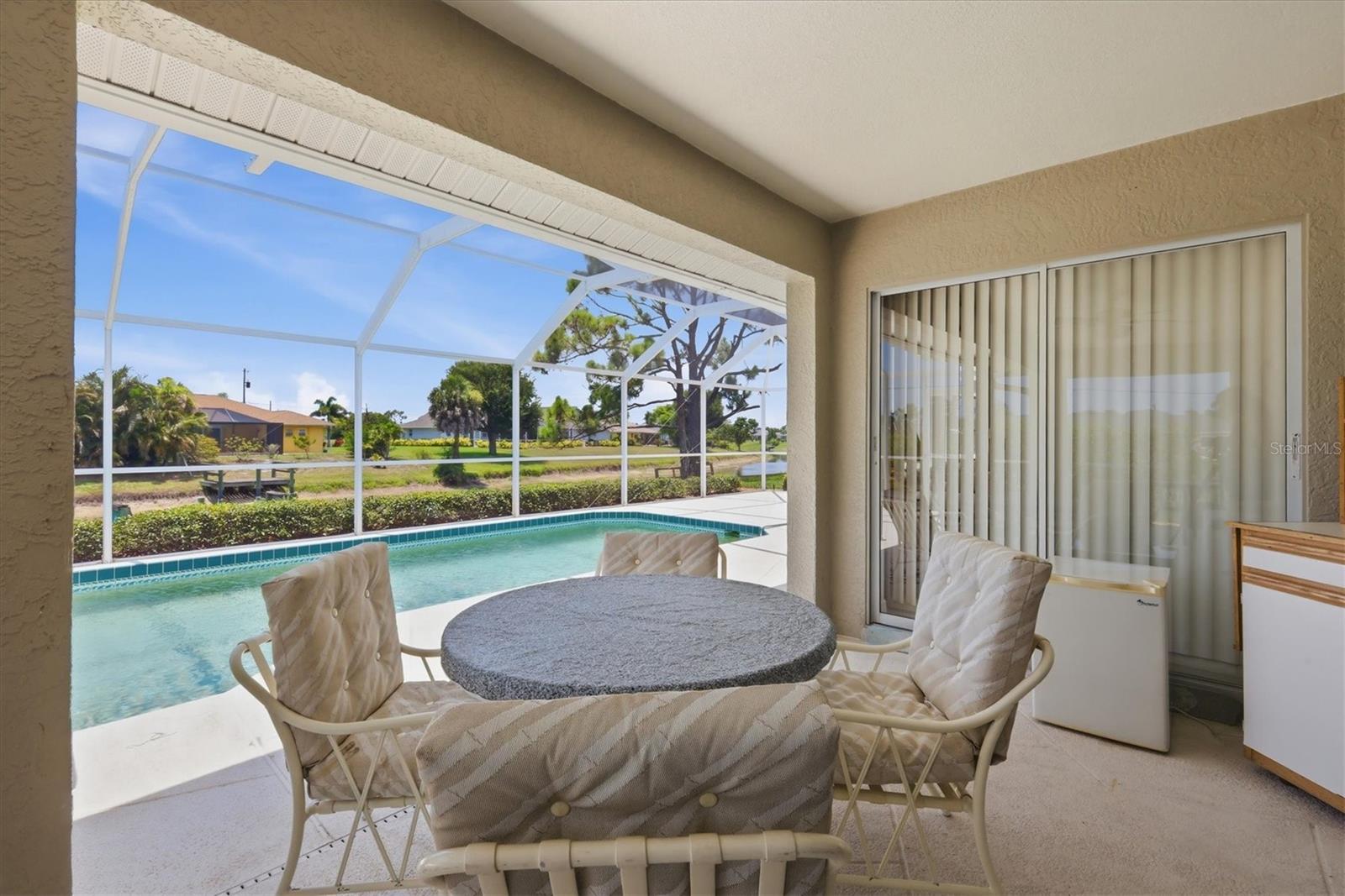 ROTONDA PEBBLE BEACH - Residential