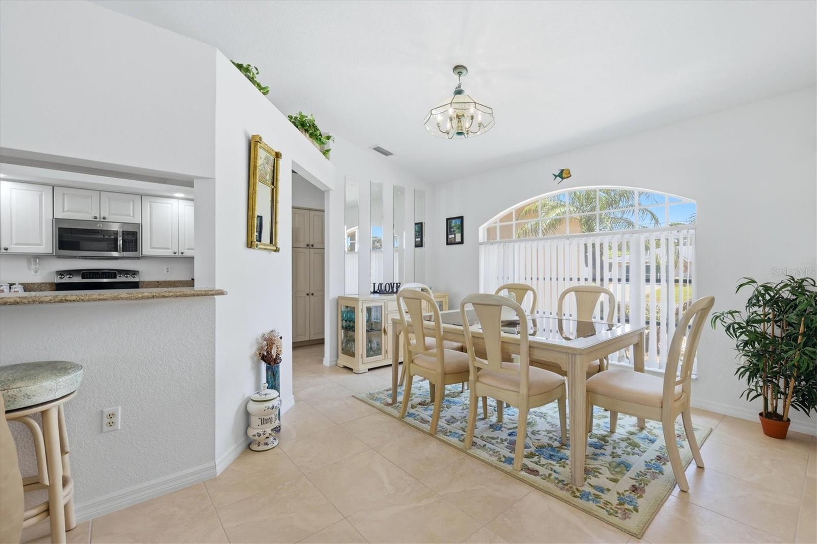 ROTONDA PEBBLE BEACH - Residential