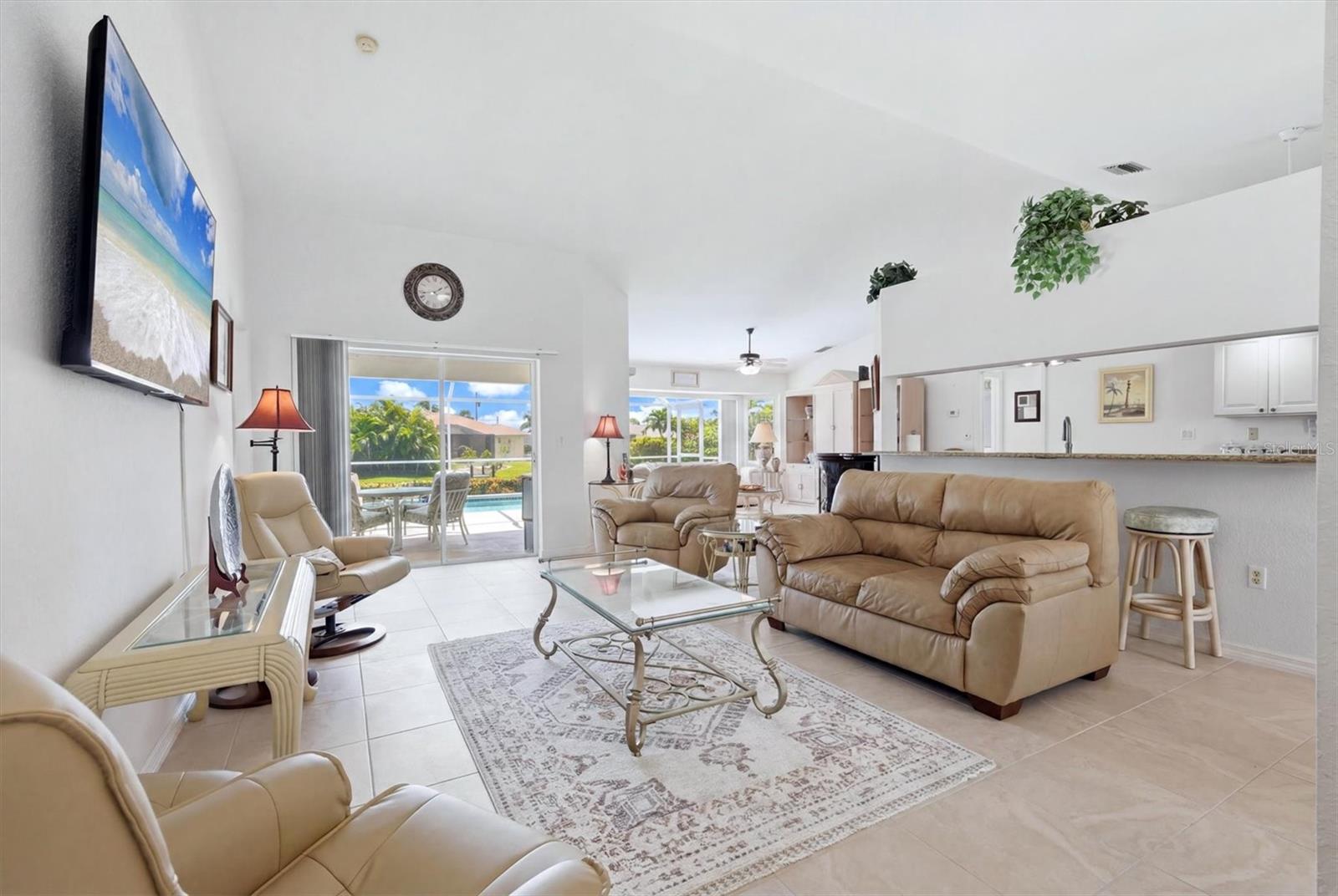 ROTONDA PEBBLE BEACH - Residential