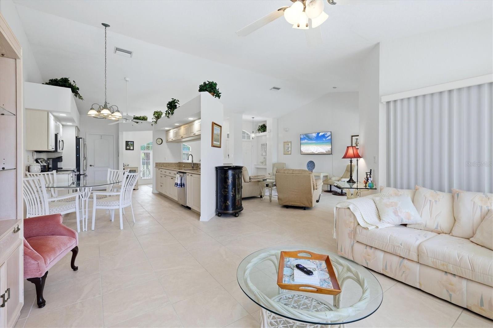 ROTONDA PEBBLE BEACH - Residential