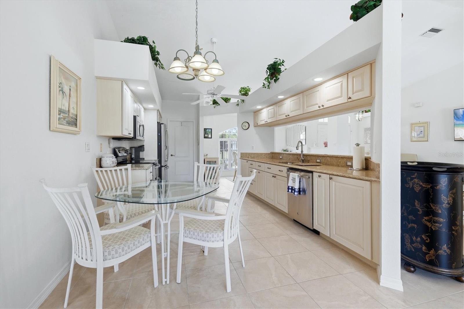ROTONDA PEBBLE BEACH - Residential