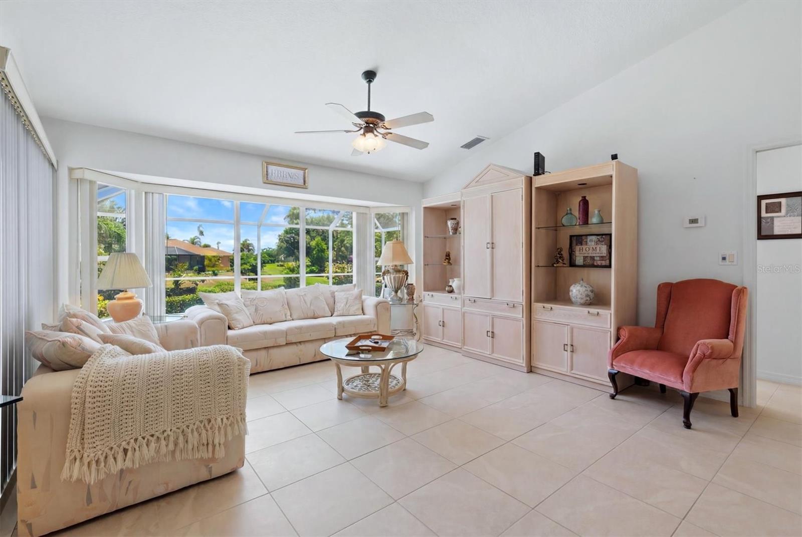 ROTONDA PEBBLE BEACH - Residential