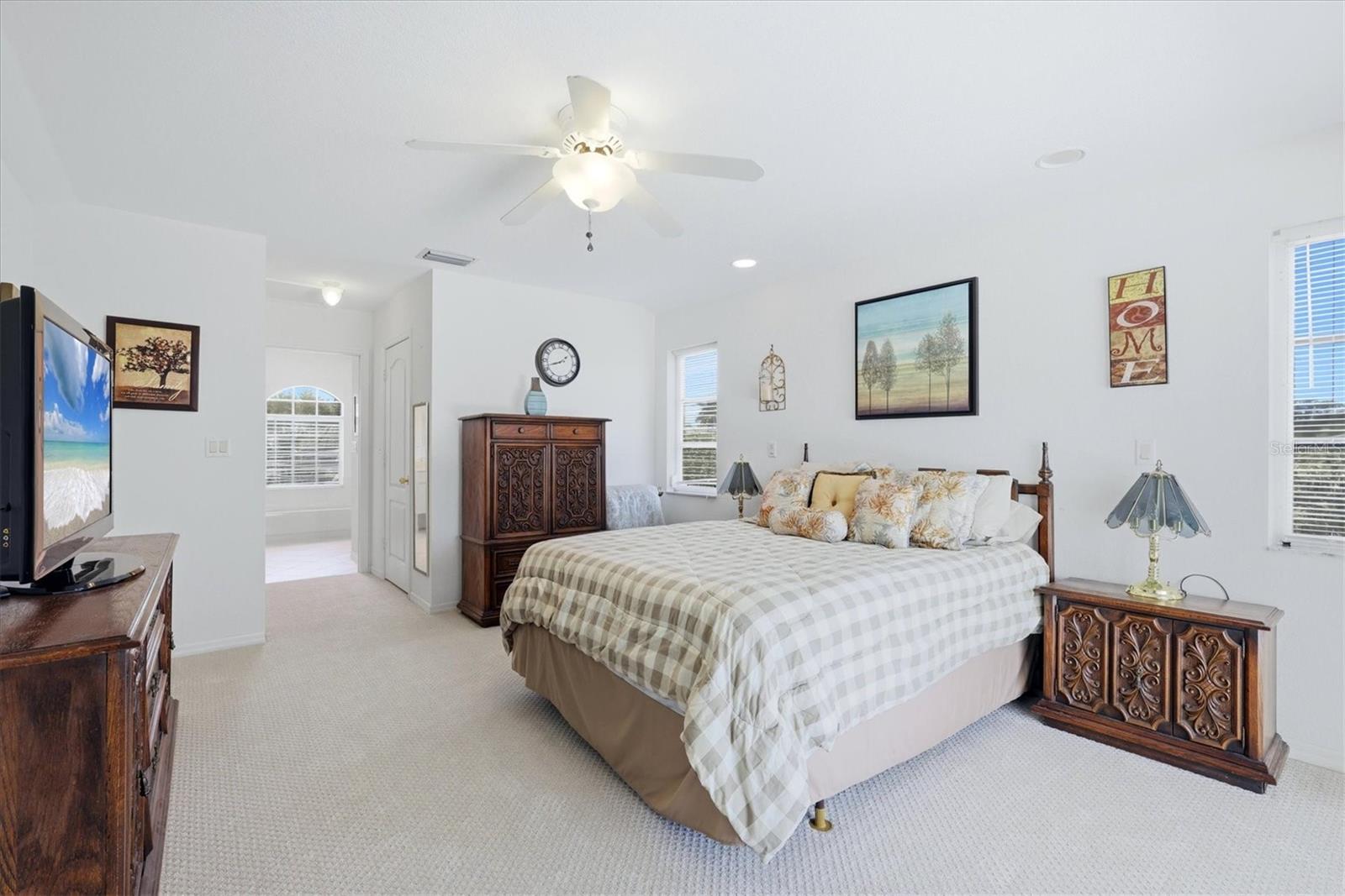 ROTONDA PEBBLE BEACH - Residential