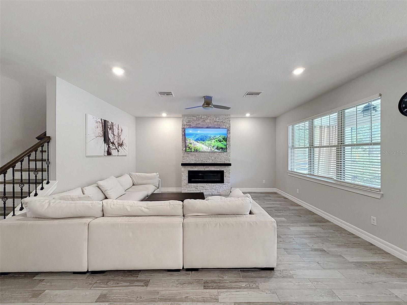 STARKEY RANCH VILLAGE 2 PH 2A - Residential Lease