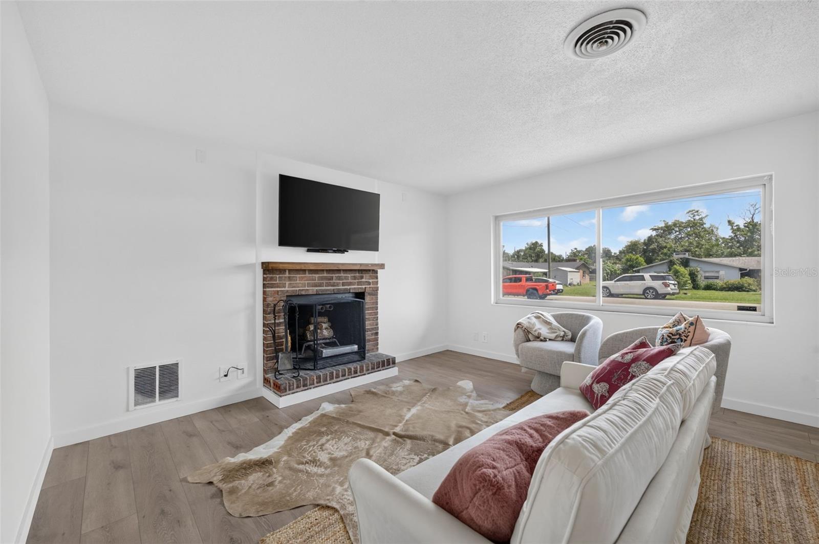 ORANGE ACRES - Residential