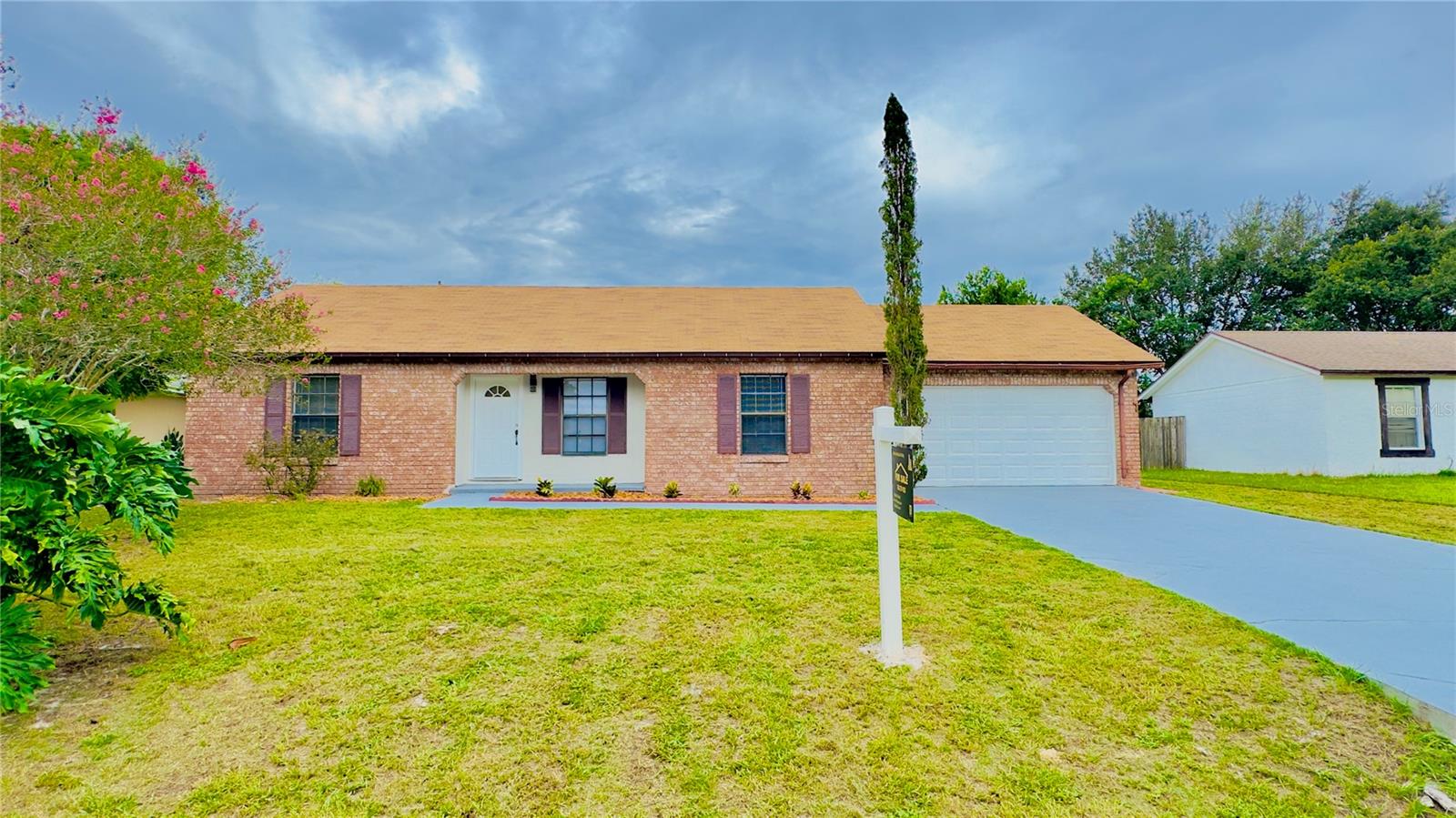 PRICED TO SELL!!!
MOTIVATED SELLER! Bring your offers.
Beautiful remodeled 3 bed/2 bath home conveniently located in the heart of Deltona, FL. This home offers open concept, waterproof vinyl floors, cathedral high ceiling. split floor plan, Living/dining room combination, Spacious kitchen with quartz countertops, brand new appliances and a stunning breakfast bar. Big master bedroom with walking closet and a second built-in closet and ceramic tile master bathroom. 2nd and 3rd bedroom with built-in closets, 1 shower/tub combination bathroom and BONUS which can be a 4th bedroom or family room leading to a huge backyard, perfect to design your dream patio with plenty of space from where you can also enjoy Cape Canaveral launches,  2 car garage and big driveway. This home is located in a very quiet neighborhood,  2 blocks away from Dewey O. Booster sport complex, close to stores, restaurants, minutes away from I-4, amazon facility, hospitals, and shopping. less than 40 minutes from Downtown Orlando, and less than 30 minutes from New Smyrna and Daytona beach. Don't miss this opportunity, schedule a showing today.