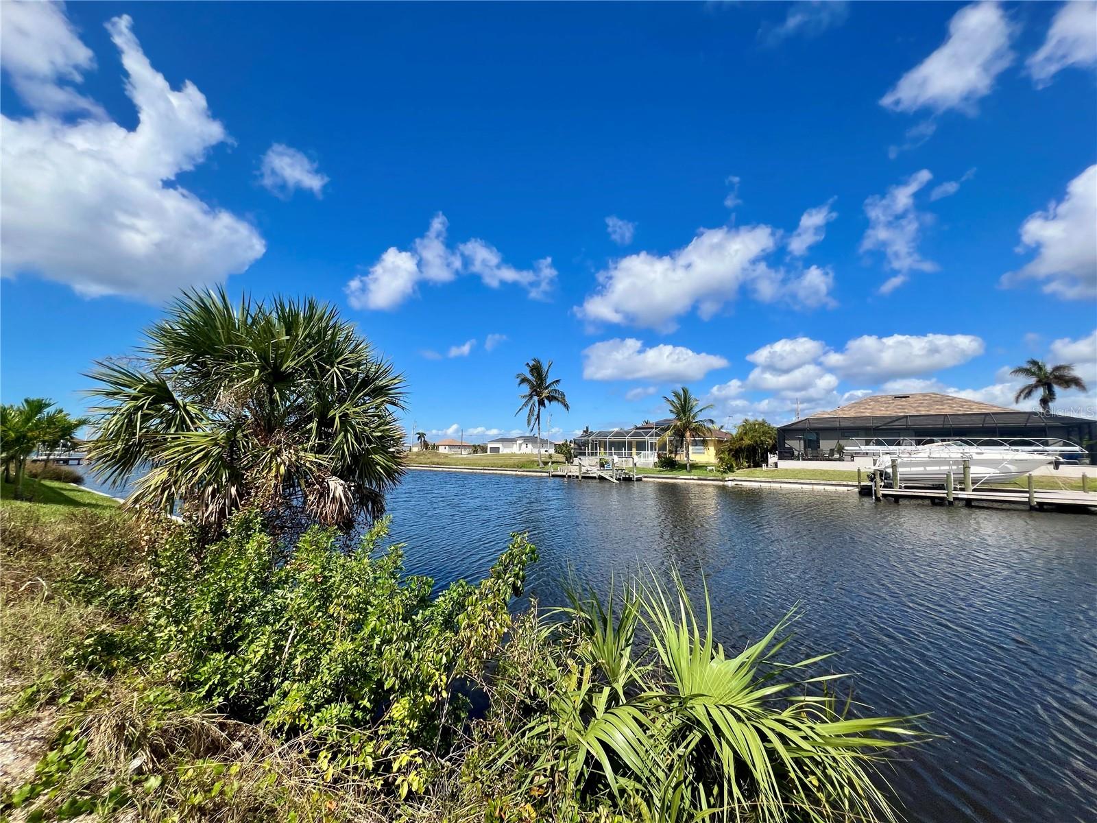 CAPE CORAL - Land