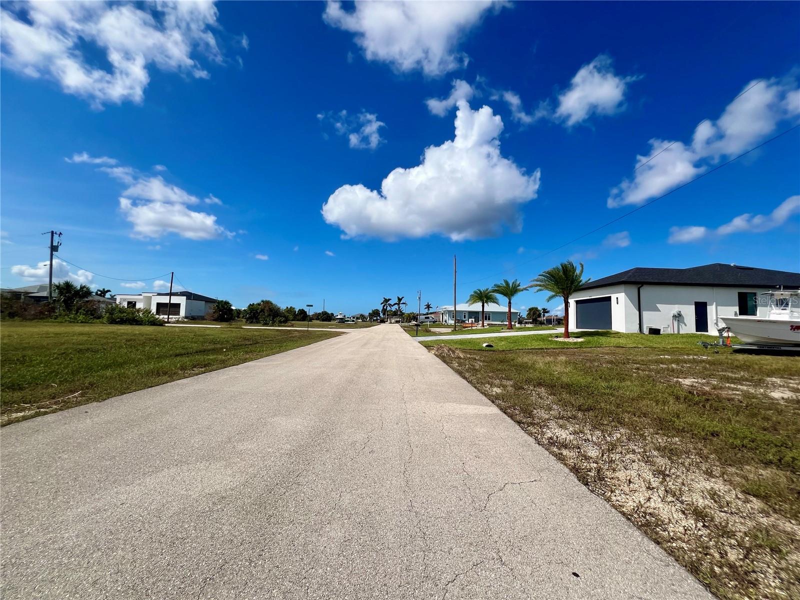 CAPE CORAL - Land