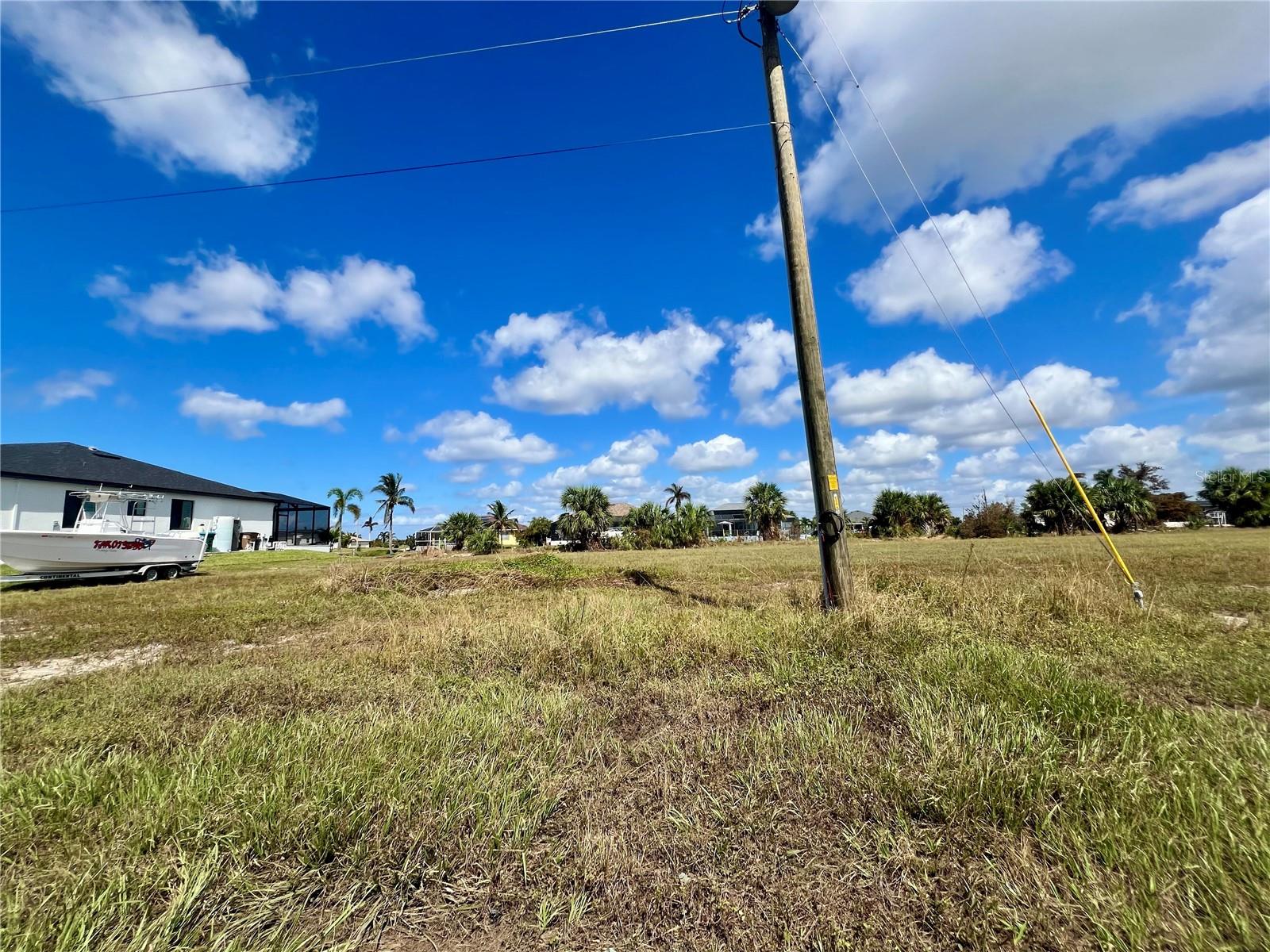 CAPE CORAL - Land