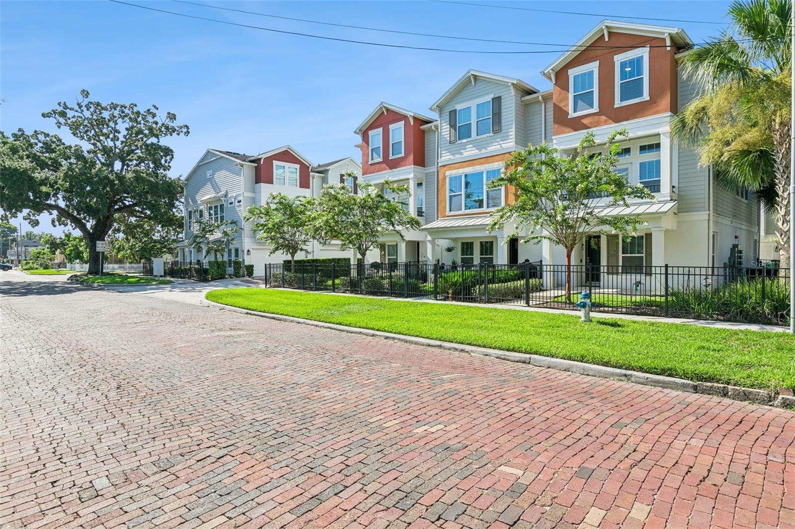 PARK LAKE HLND - Residential