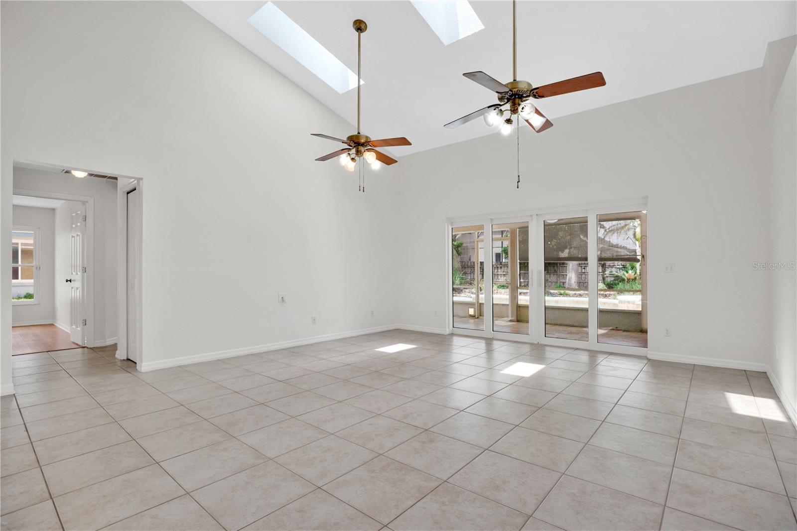 KINGSTON OAKS - Residential