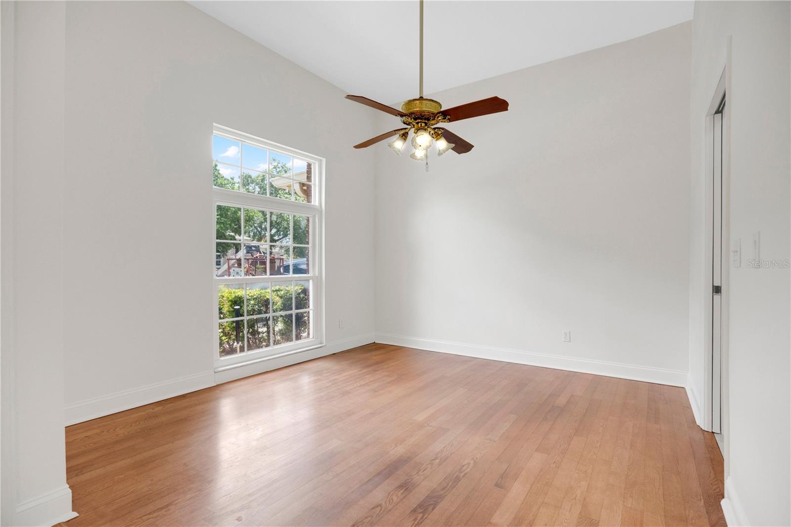 KINGSTON OAKS - Residential
