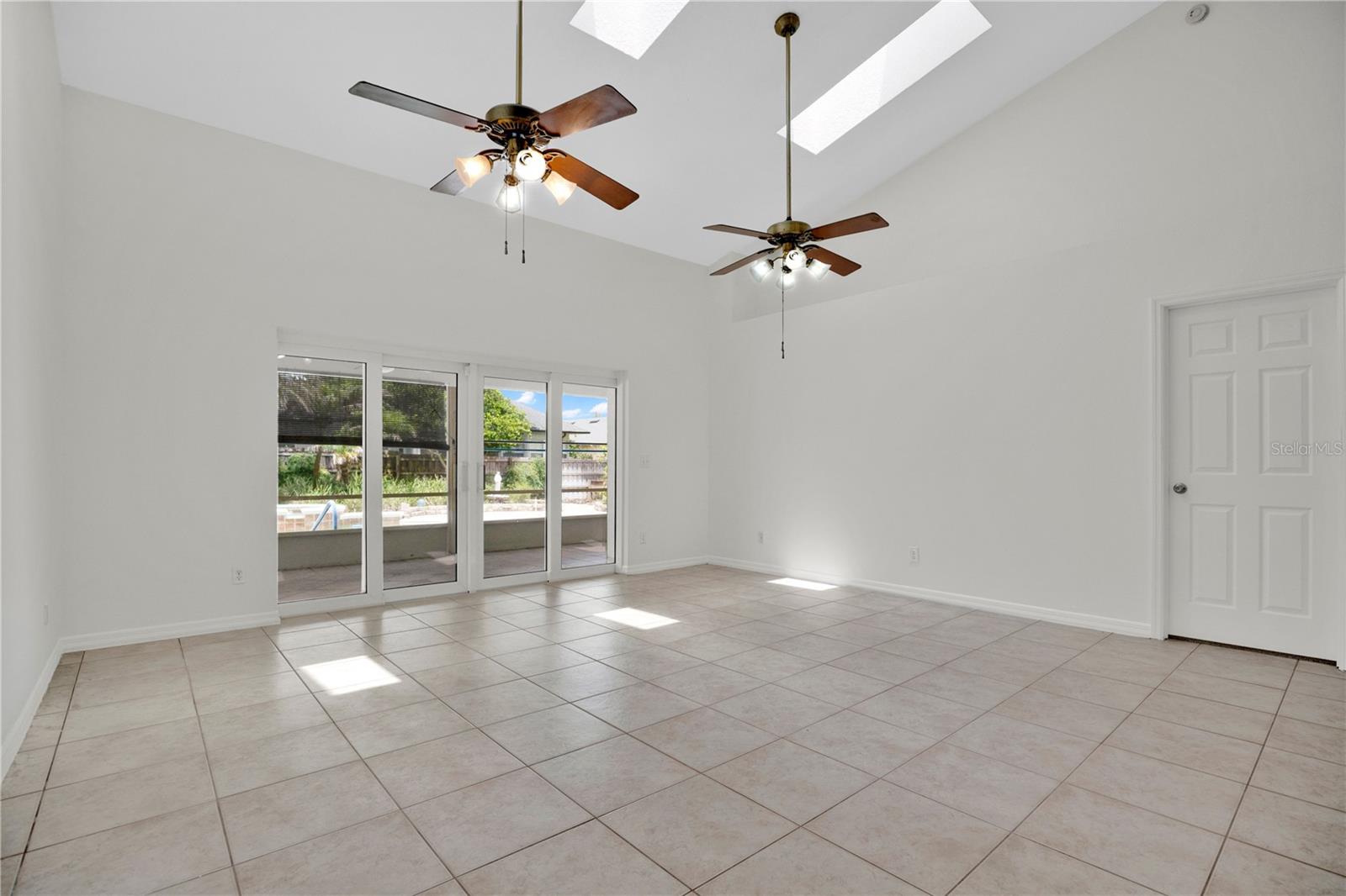KINGSTON OAKS - Residential