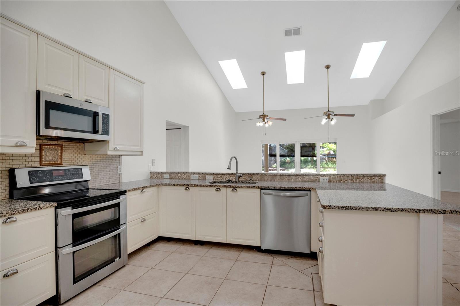 KINGSTON OAKS - Residential