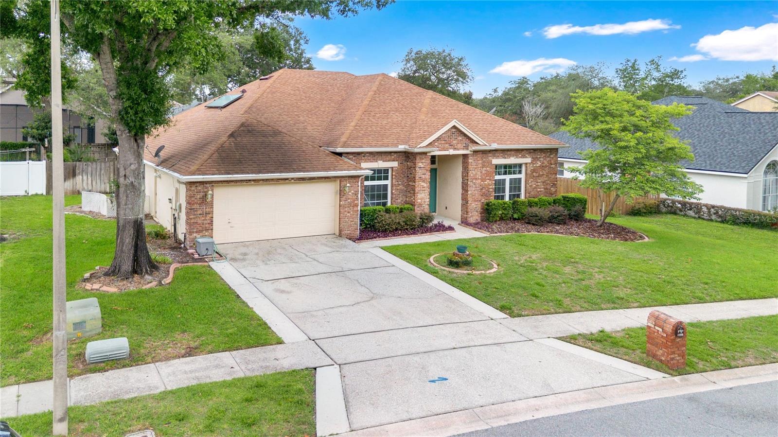 KINGSTON OAKS - Residential