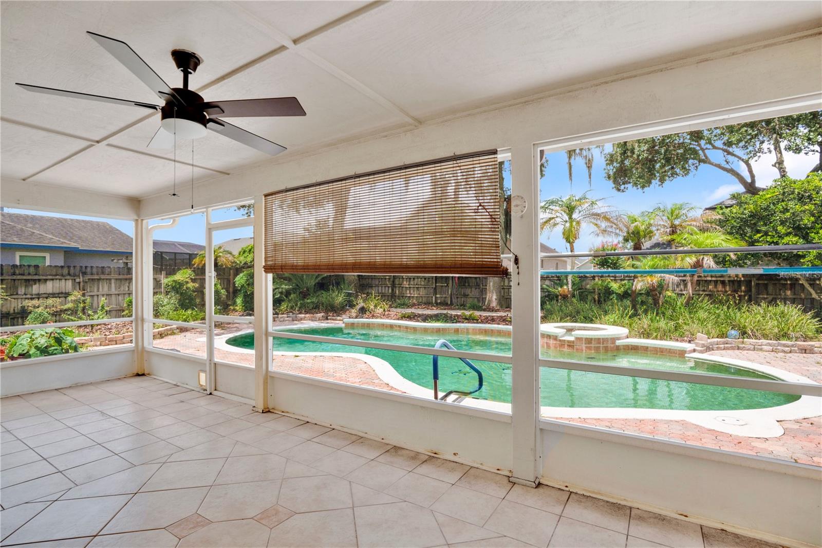 KINGSTON OAKS - Residential