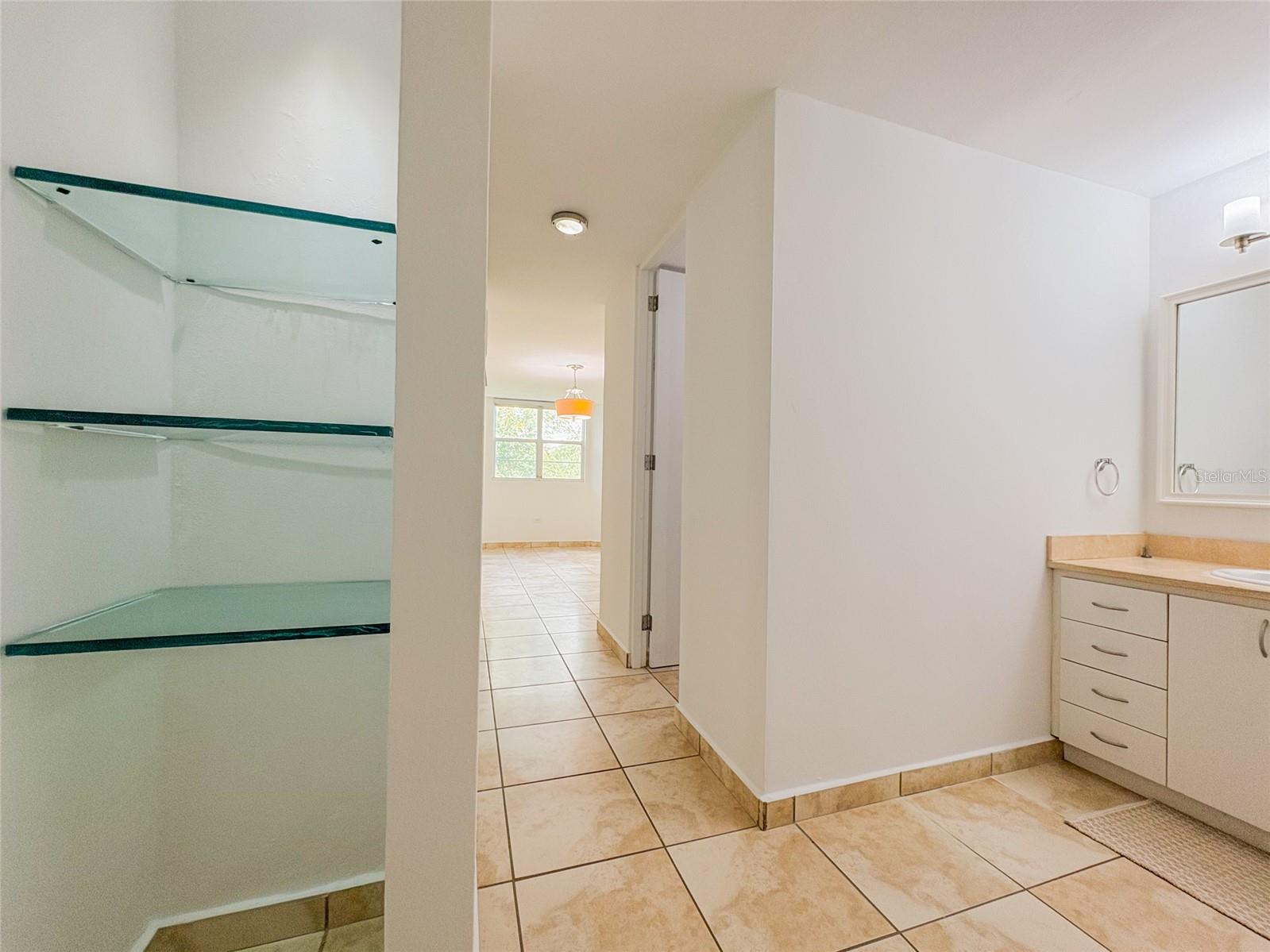 HILLSVIEW PLAZA - Residential