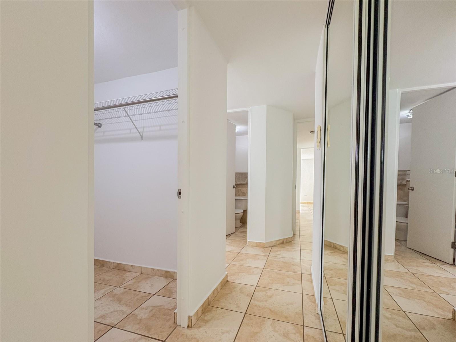 HILLSVIEW PLAZA - Residential