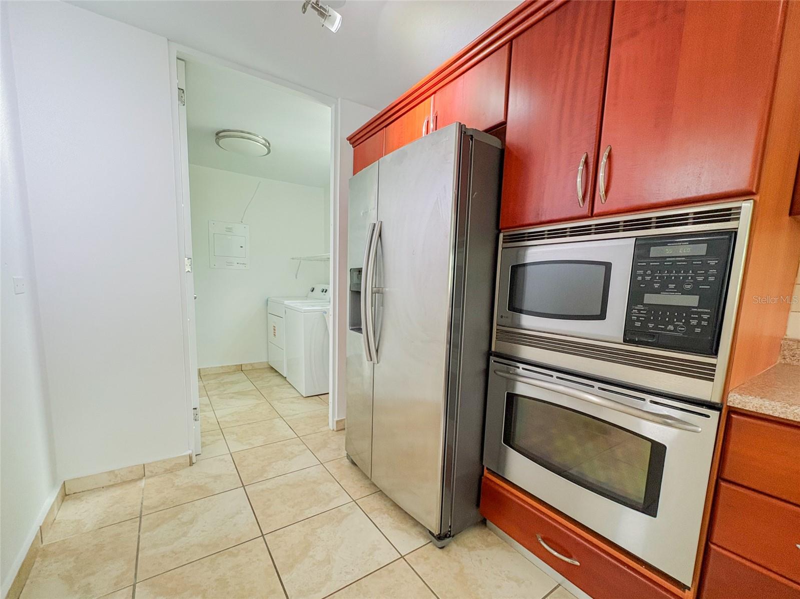 HILLSVIEW PLAZA - Residential
