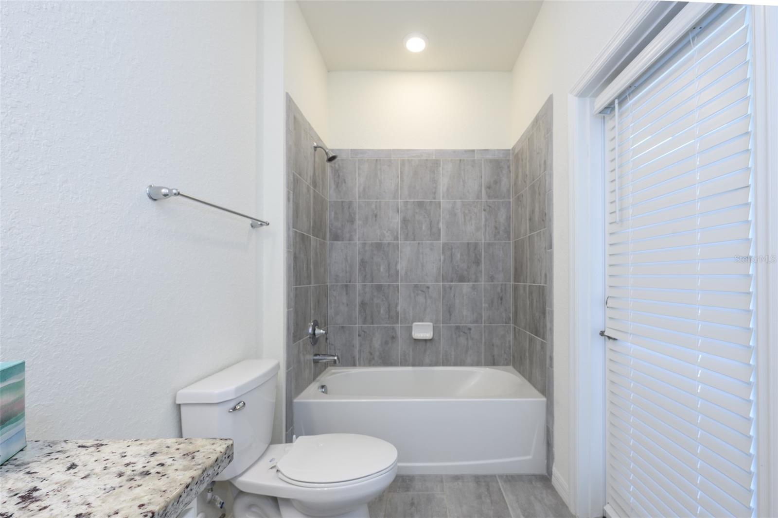 HARBOR WEST - Residential Lease