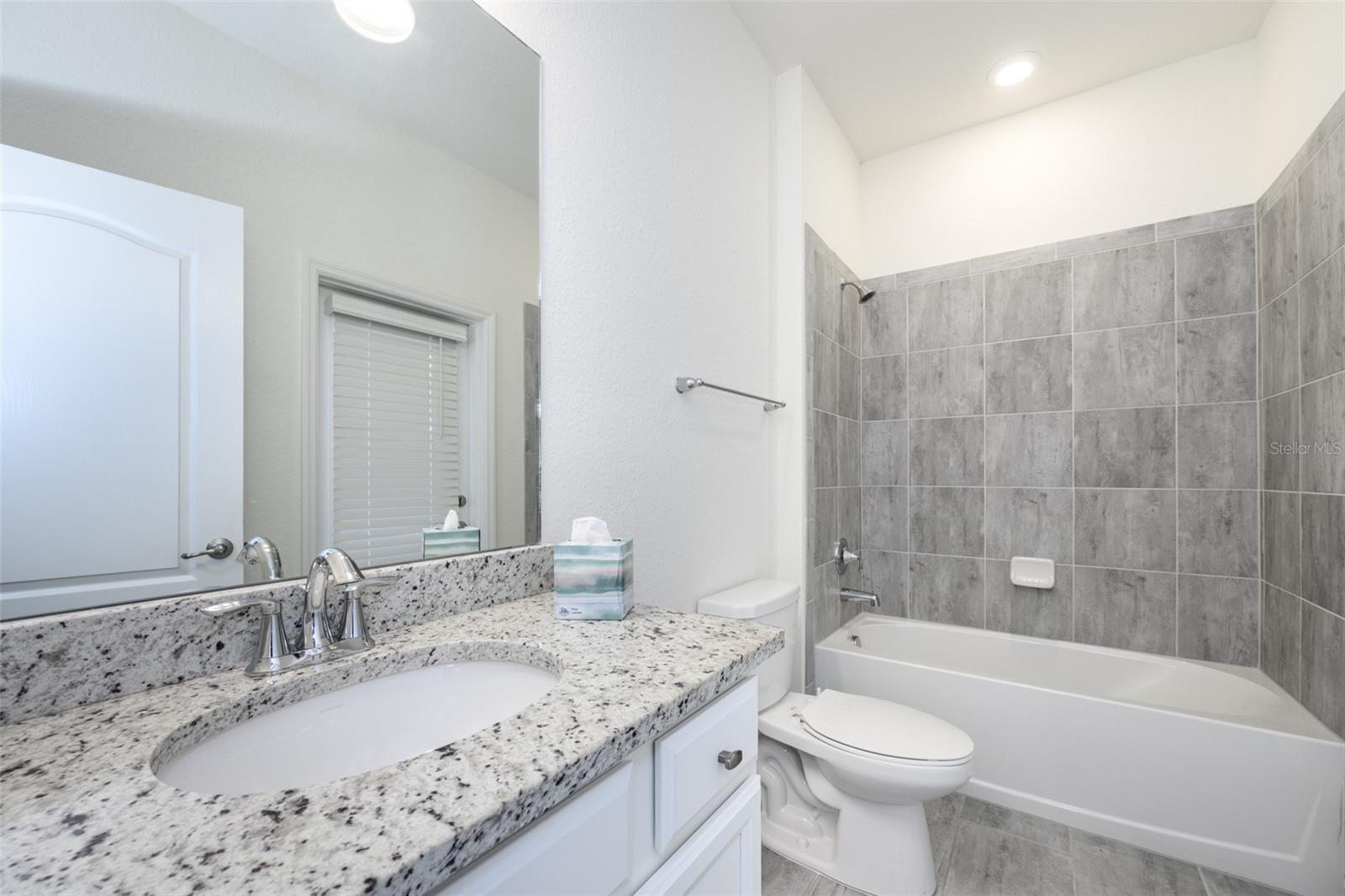 HARBOR WEST - Residential Lease
