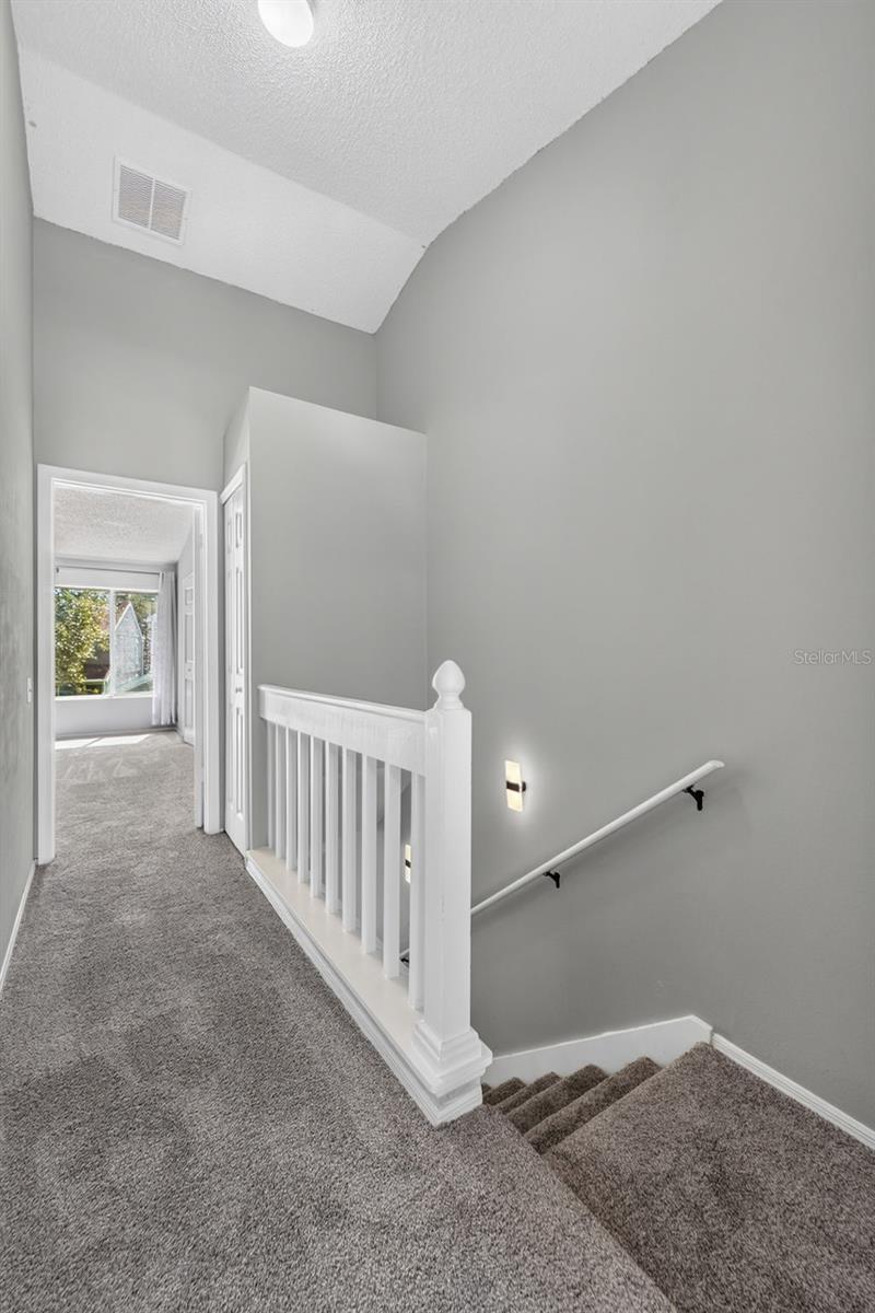 HUNTERS KEY TWNHMS AT NORT - Residential
