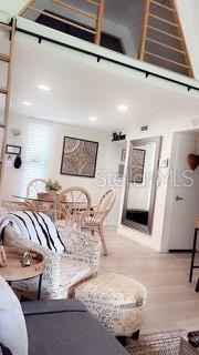 LAKESHORE CLUB - Residential Lease
