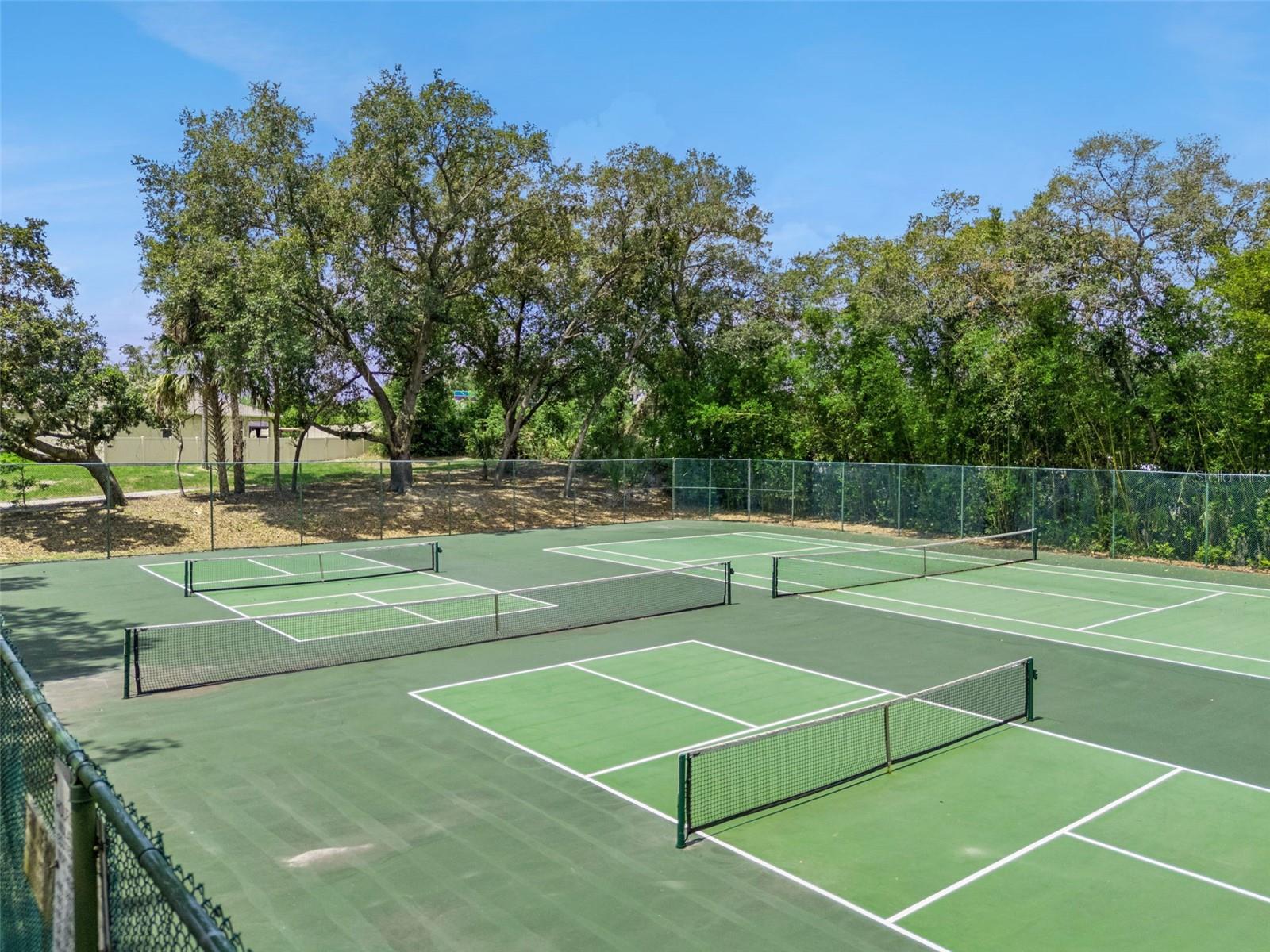 NORTHRIDGE - Residential