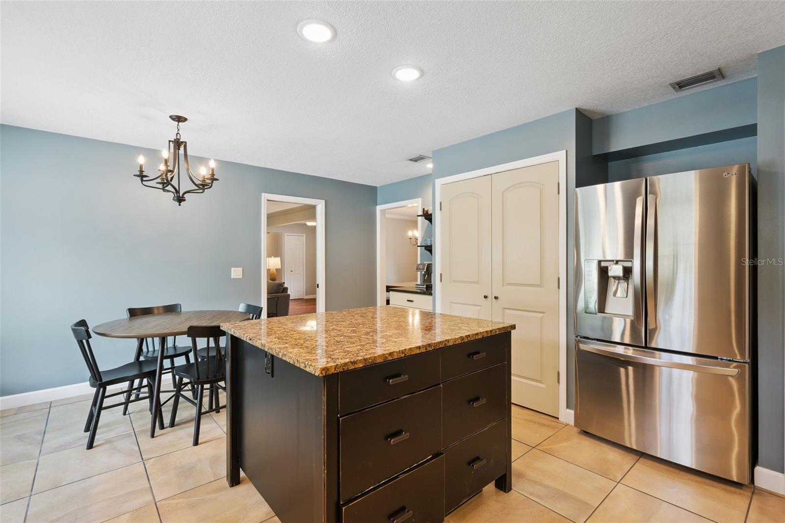 NORTHRIDGE - Residential