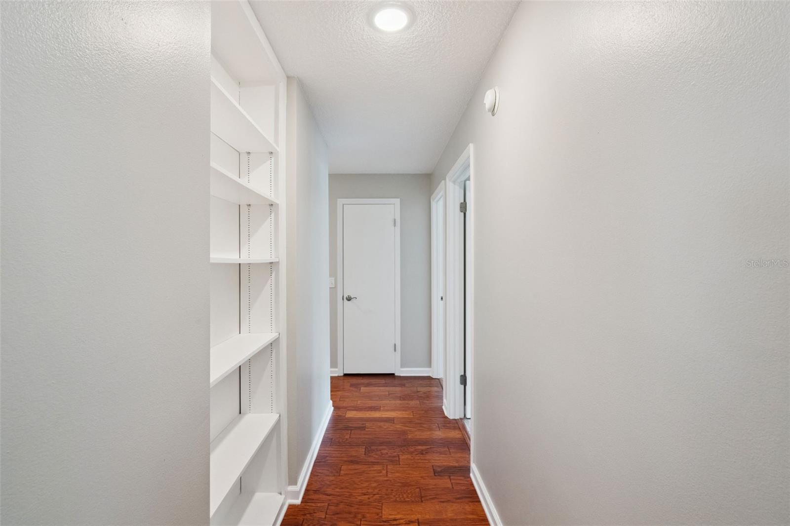 NORTHRIDGE - Residential