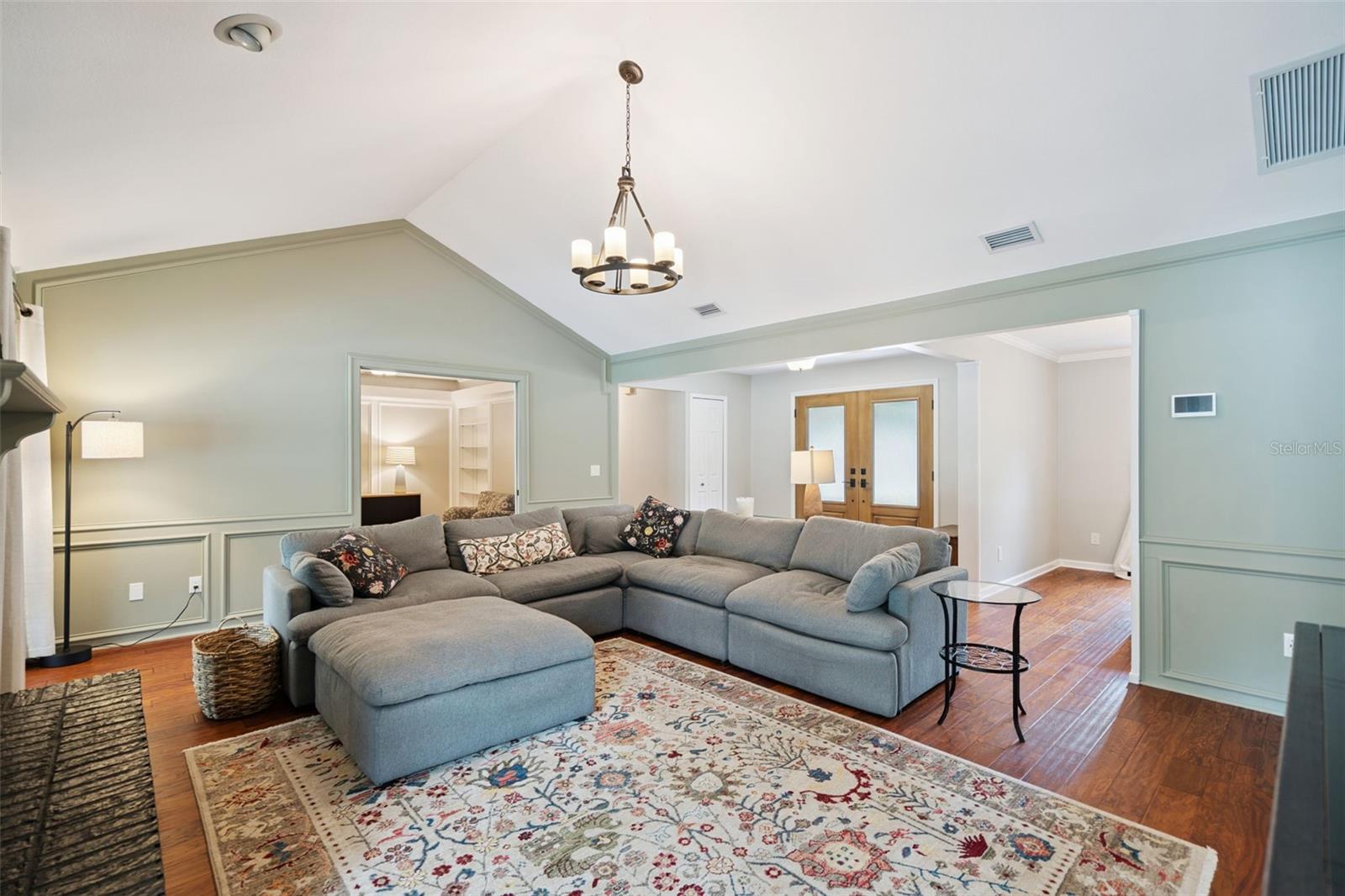 NORTHRIDGE - Residential