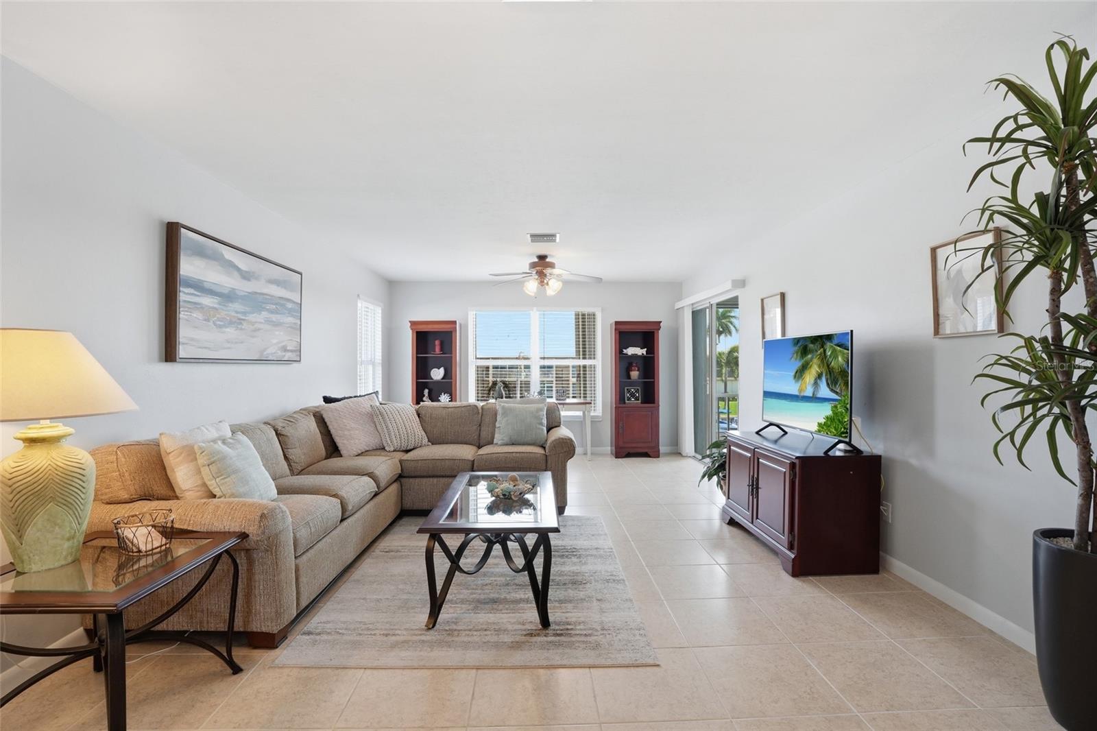 VILLA GRANDE CONDO 01 - Residential