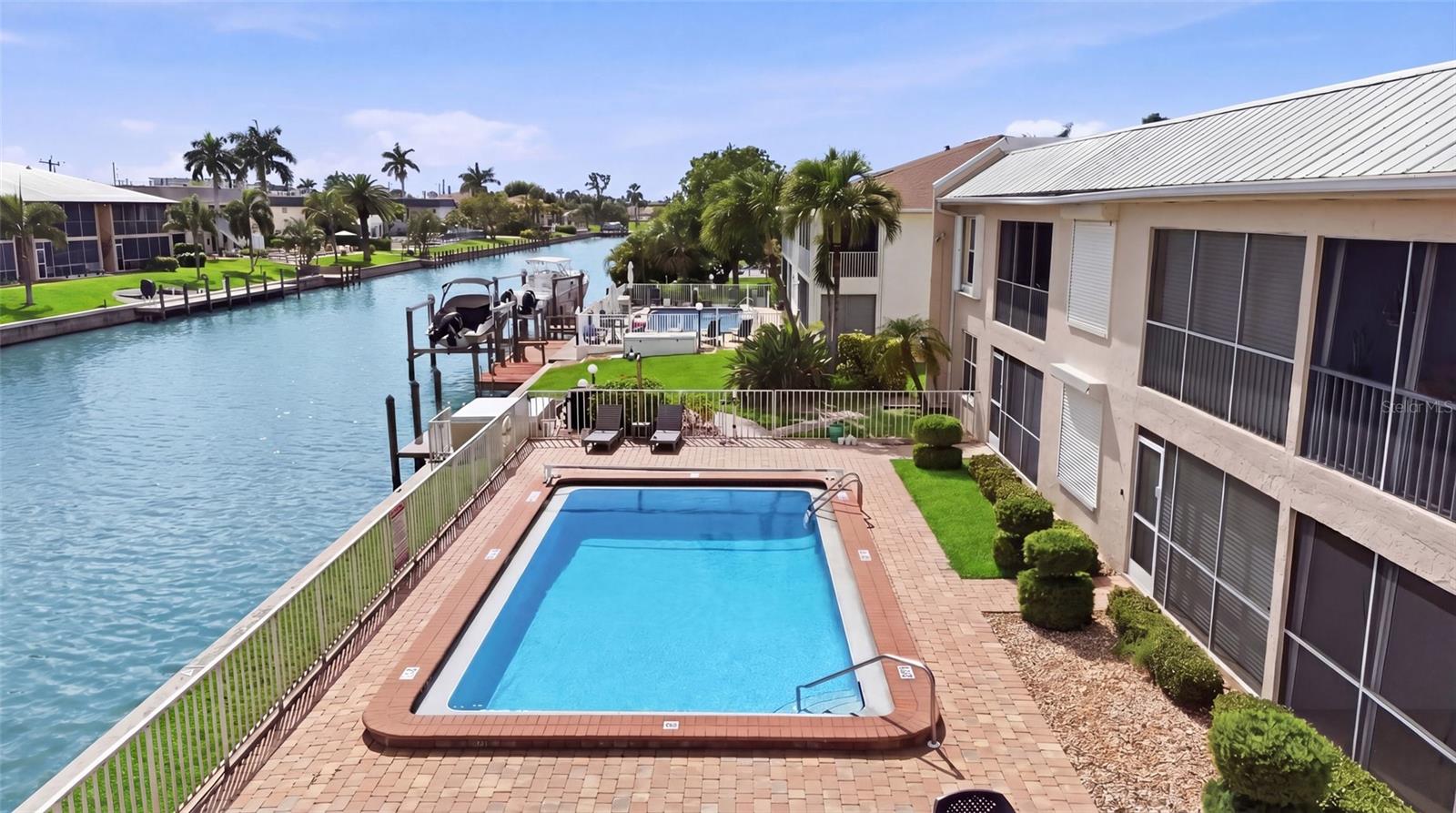 VILLA GRANDE CONDO 01 - Residential
