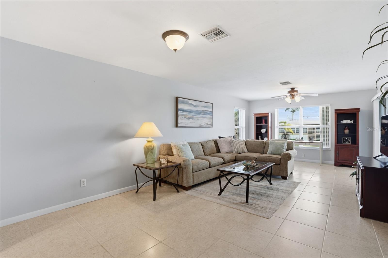 VILLA GRANDE CONDO 01 - Residential