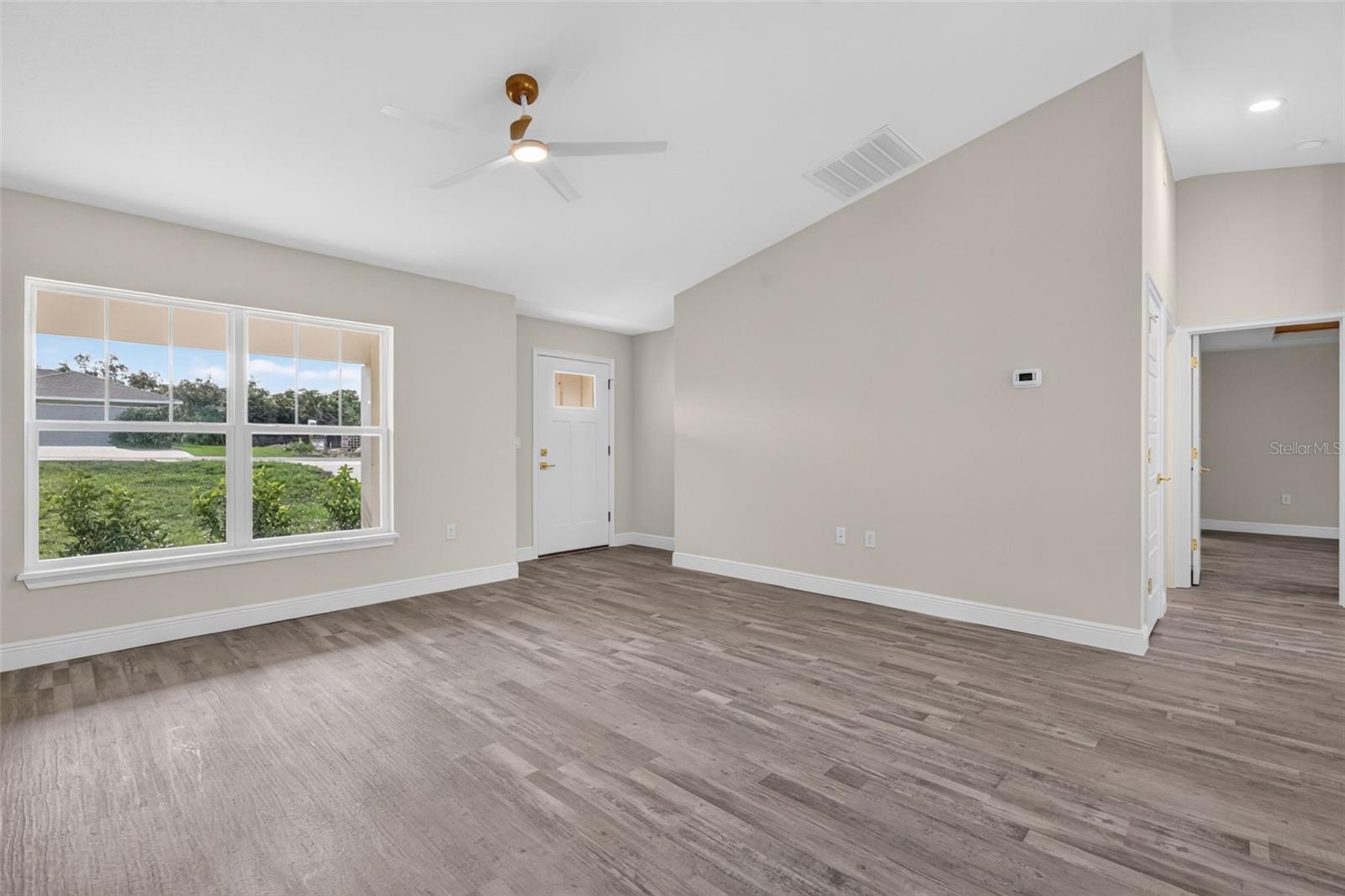 SILVER SPRINGS SHORES - Residential