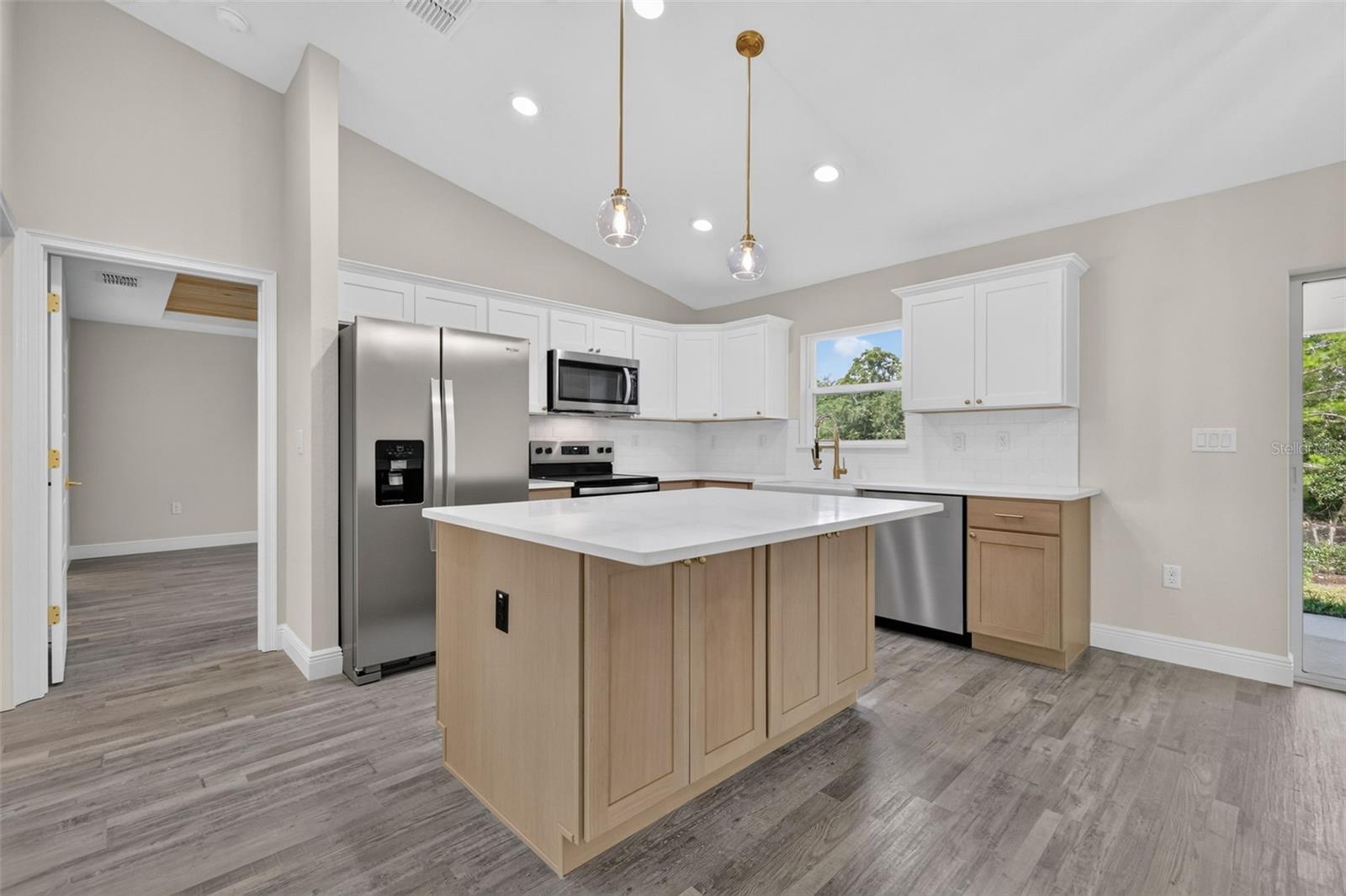 SILVER SPRINGS SHORES - Residential
