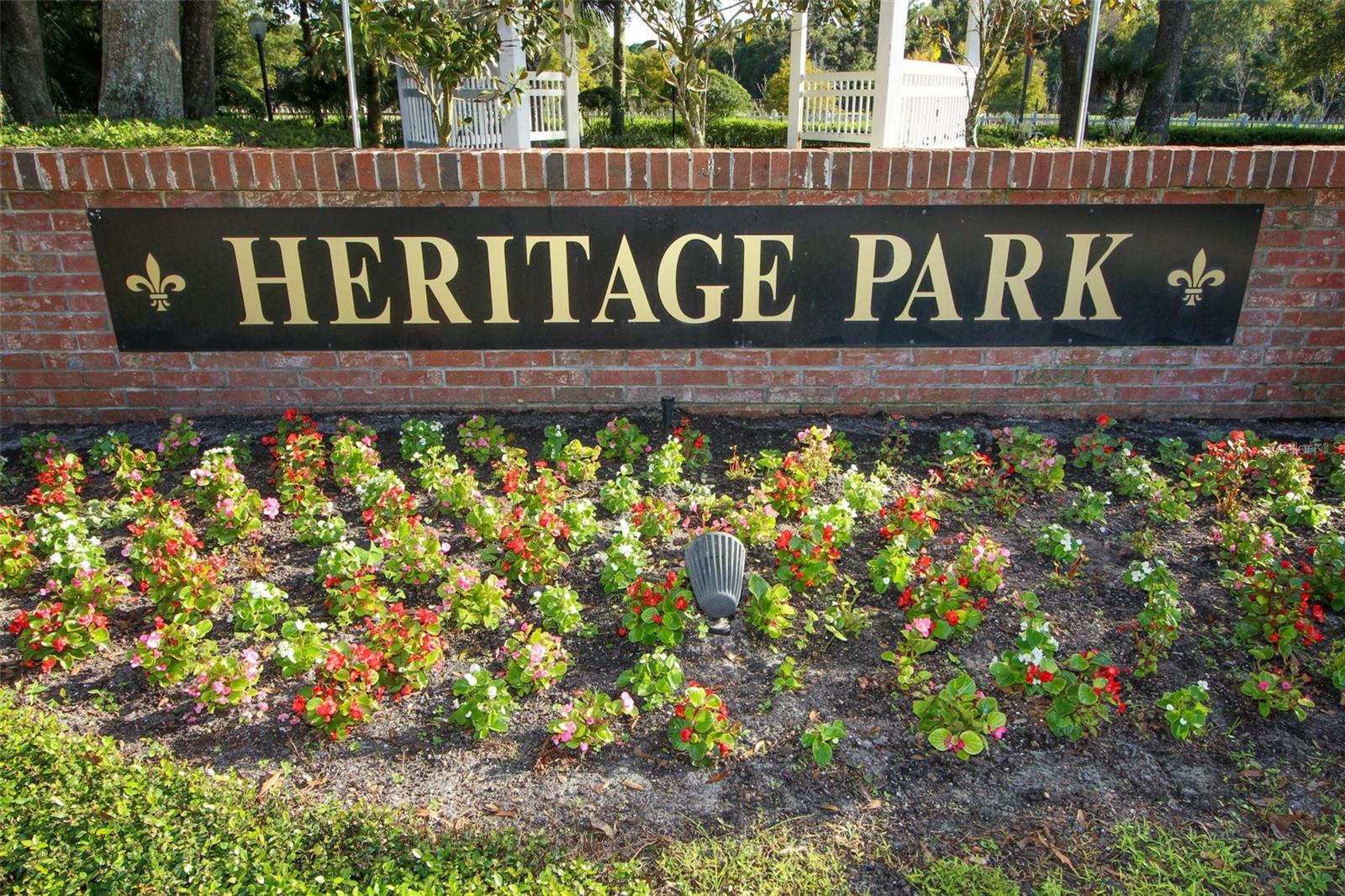HERITAGE PARK TWNHMS - Residential