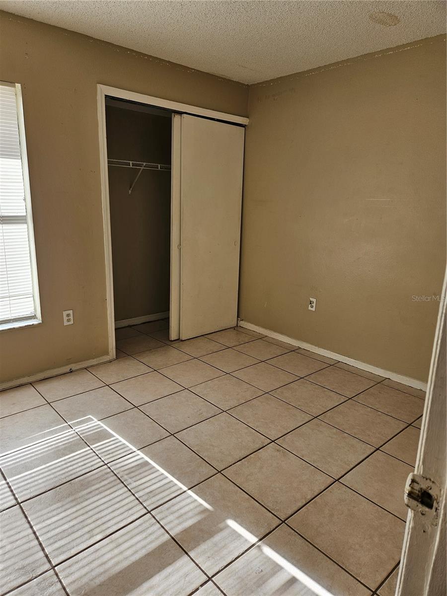 BUENAVENTURA LAKES SILVER PARK VLS - Residential Lease