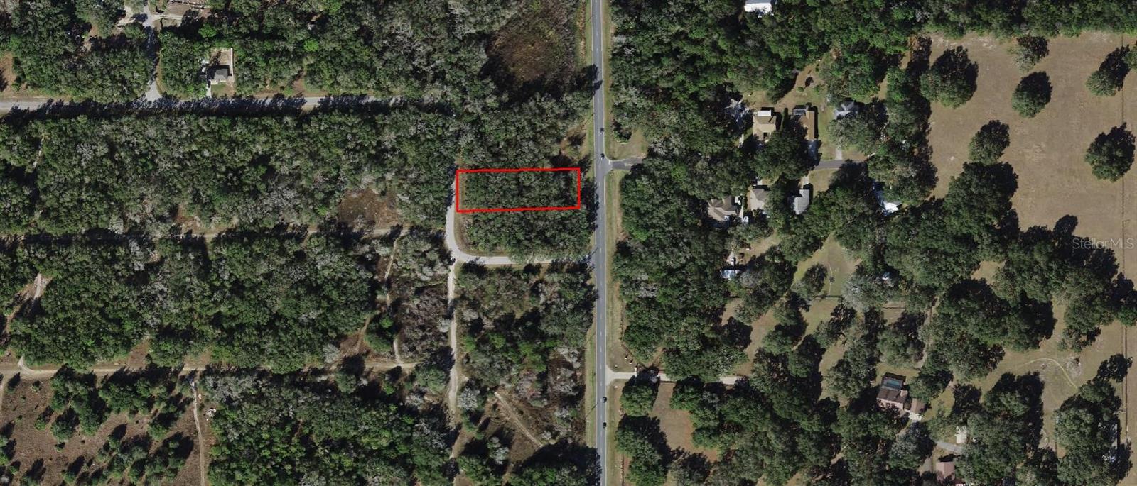 NICE 0.69 ACRE PARTIALLY CLEARED LOT CLOSE TO THE GULF, SHOPPING, RESTAURANTS. THE PERFECT SPOT TO BUILD YOUR NEW HOME. SELLER ALSO HAS A CURRENT SURVEY THAT WILL BE GIVEN TO THE BUYER. COME CHECK IT OUT !!!