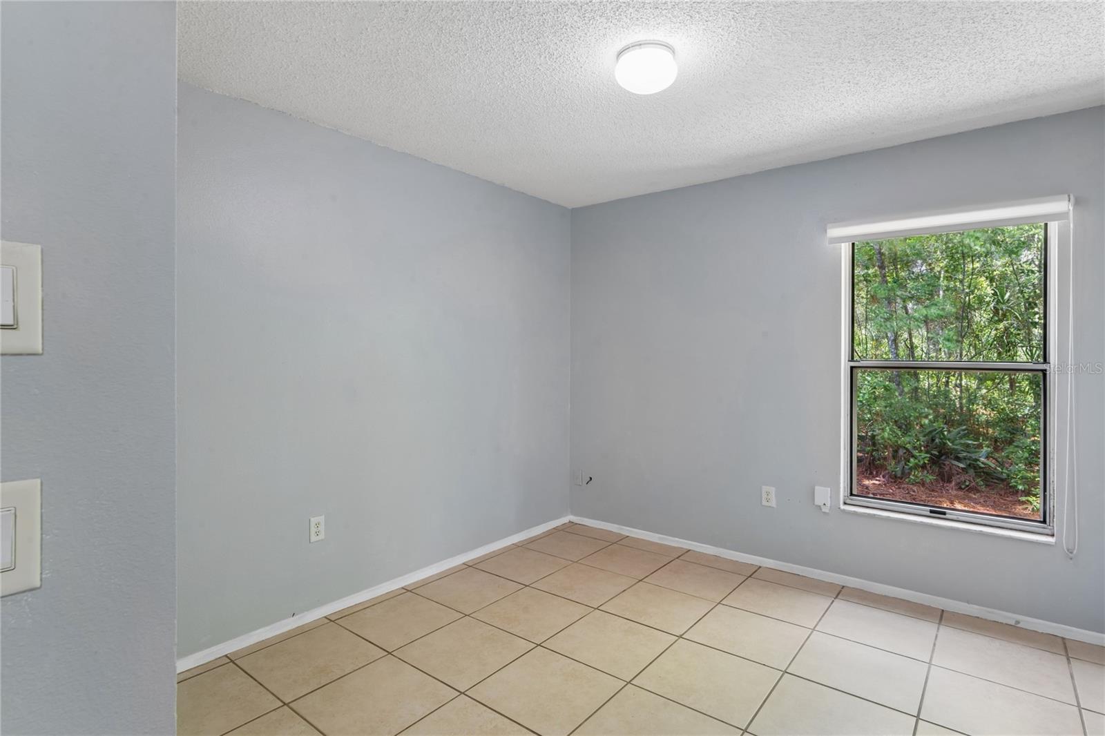 SPRING HILL - Residential Income