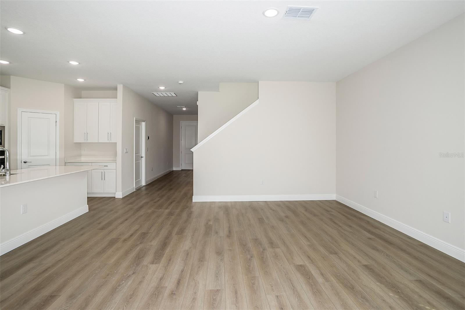 PASADENA WOODS - Residential