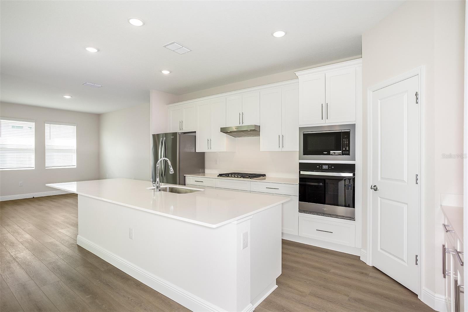 PASADENA WOODS - Residential