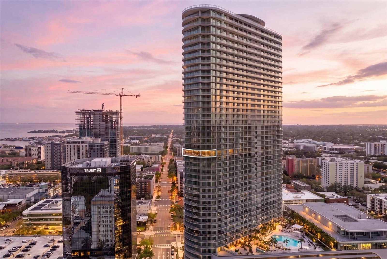 400 CENTRAL - Residential