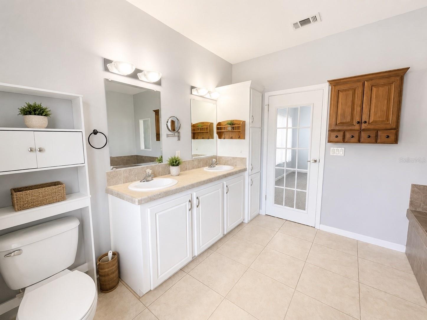 OAKLAND HILLS FIRST ADD - Residential